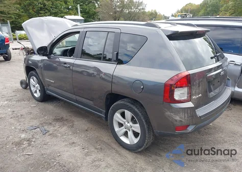 2017 Jeep Compass Latitude 4X4 from USA, damaged, VIN 1C4NJDEB6HD173093